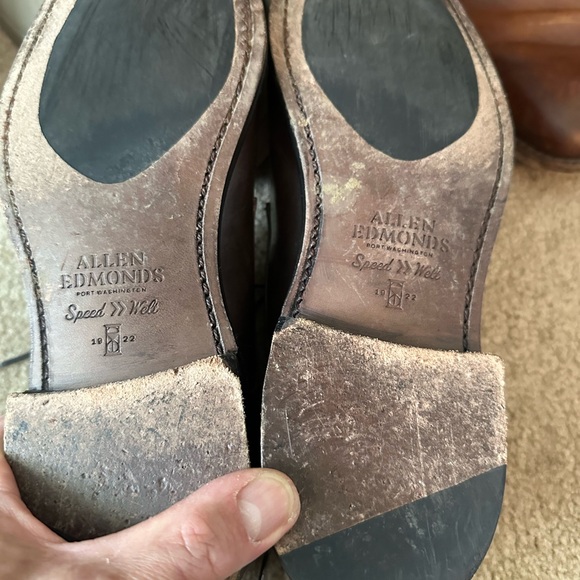Men’s Allen Edmonds Closed Toe - Picture 2 of 3